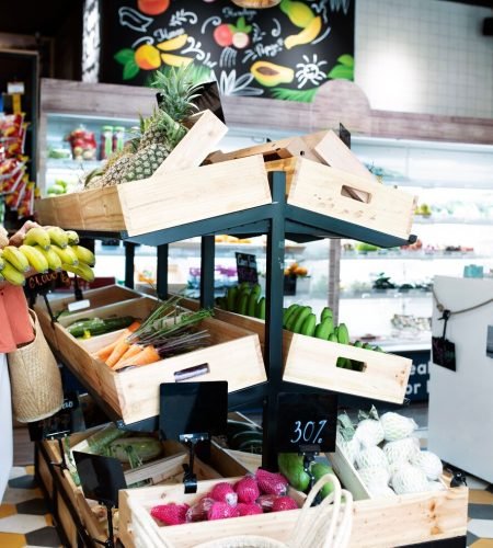 client-shopping-local-retailer_23-2149349421